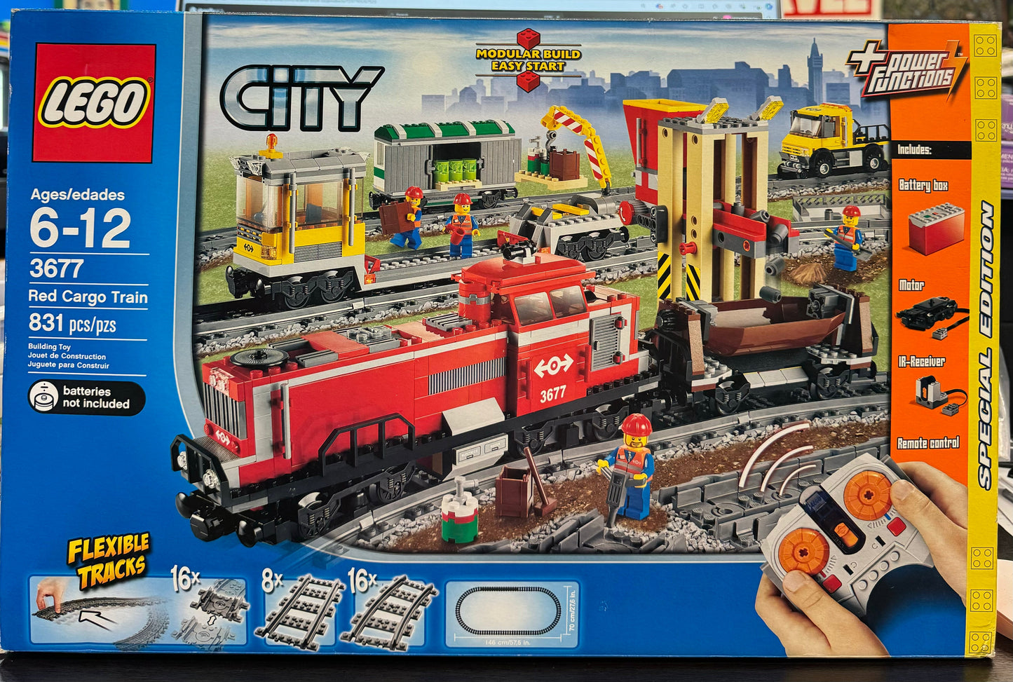 Red Cargo Train, 3677