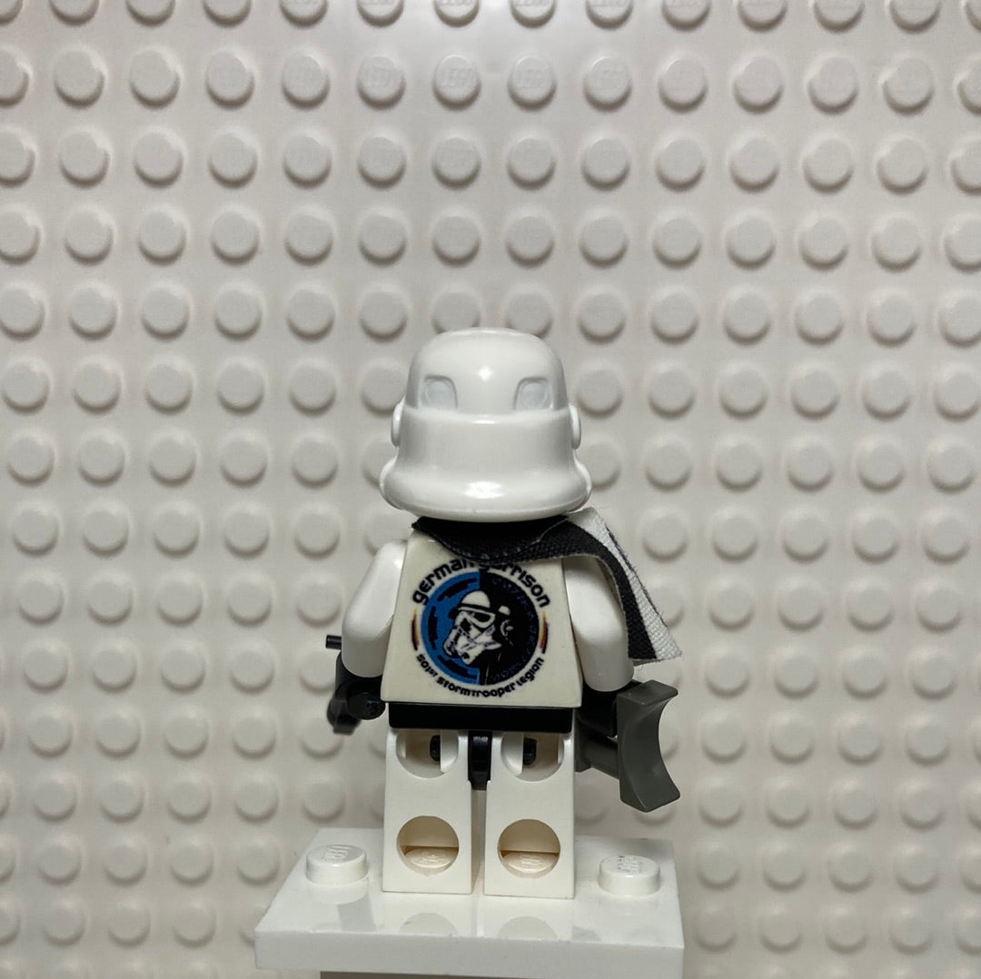 German Garrison 501st Legion Trooper - White Pauldron